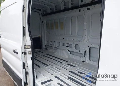 2023 Ford Transit-250 Cargo Van z USA, uszkodzony, nr VIN 1FTBR3U84PKB02433